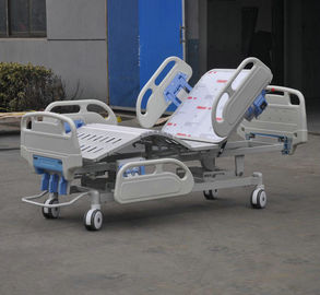 Cama de dobramento do hospital ICU, camas manuais da divisão com os trilhos laterais do ABS
