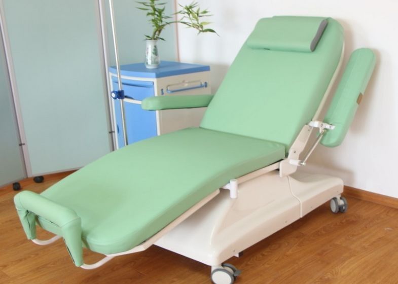 Cadeira elétrica do doador de sangue da mobília do hospital para o uso da hemodiálise com 2 funções