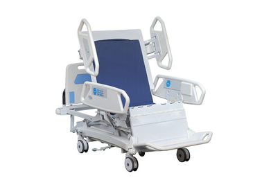 Cama elétrica dos cuidados intensivos do hospital com seção extensiva do pé