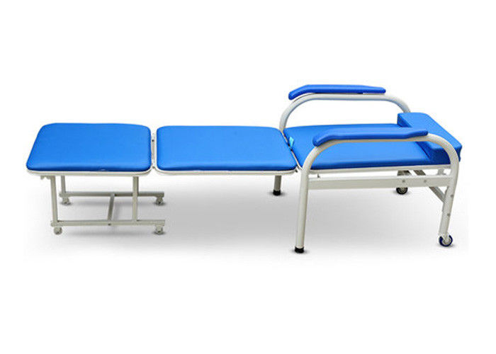 Cama assistente de dobramento médica com a cadeira para a sala do paciente hospitalizado