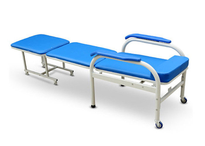 Cama assistente de dobramento médica com a cadeira para a sala do paciente hospitalizado